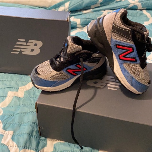 Infant/Toddler New Balance 990V5🔥 - Picture 1 of 4